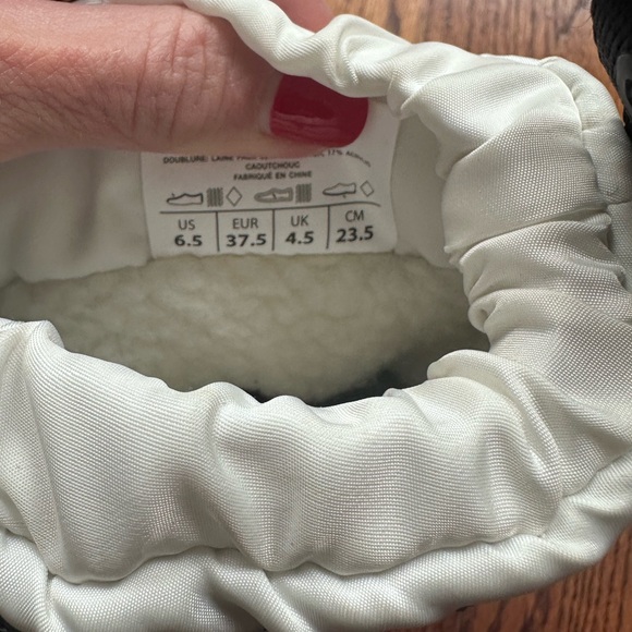 Pajar Galaxy Women’s 6.5 Snow Boots. Like New. Worn once. Black & Cream - Picture 6 of 7